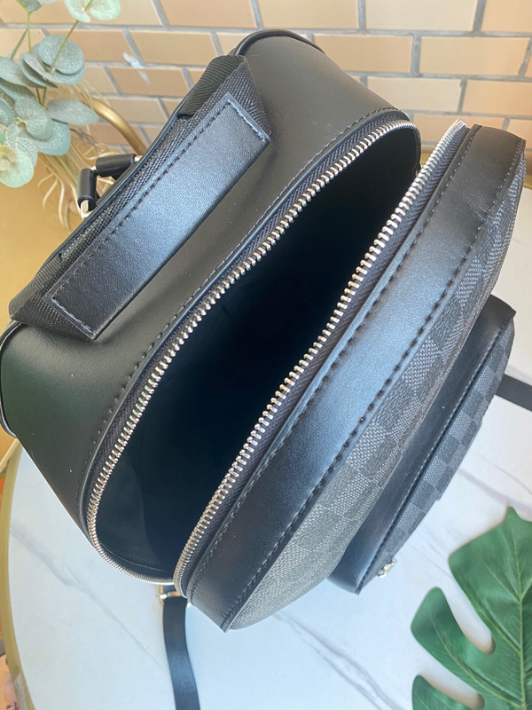 ルイヴィトンバッグ着用イメージ